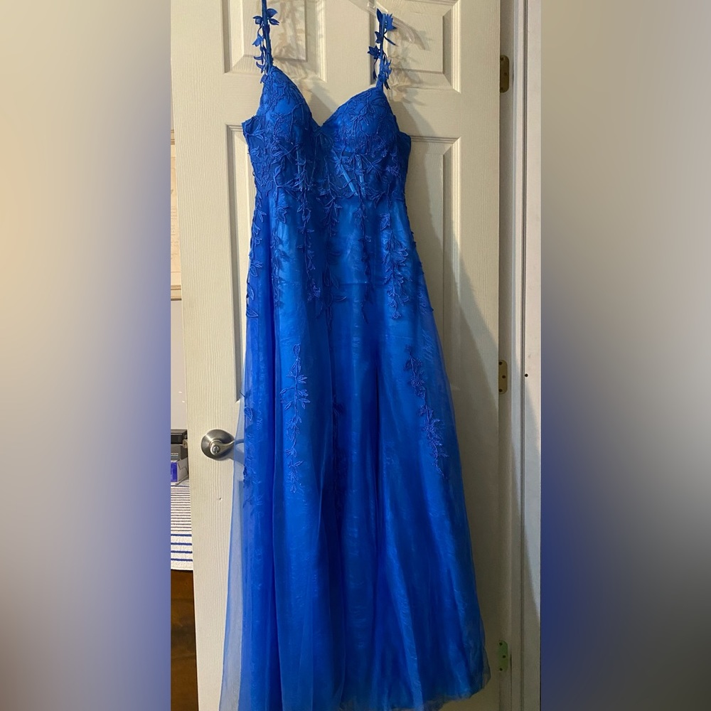 Girls and women’s prom dress